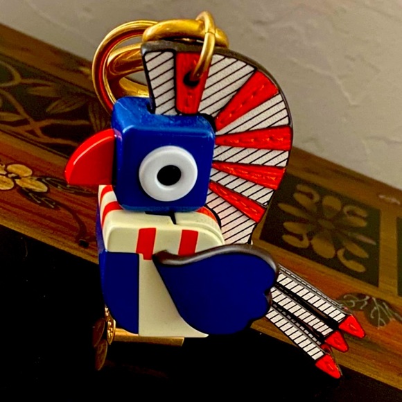 Tory Burch Something Wild Purse Charm. Mint condition - Picture 3 of 11